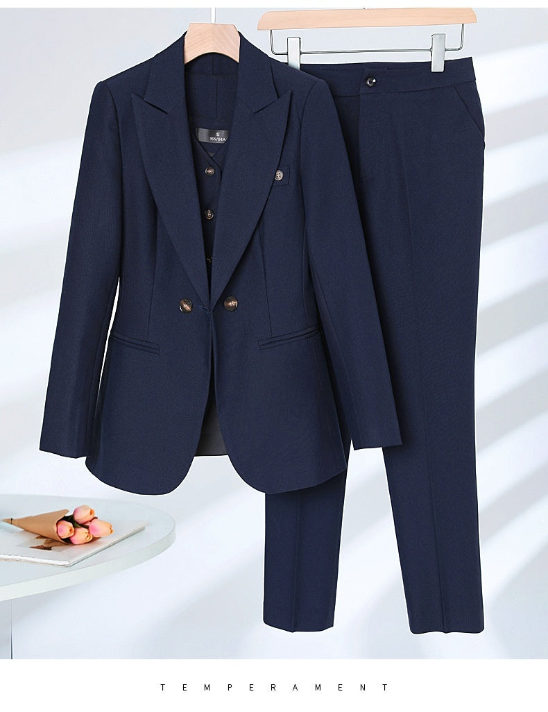 Elegant Women's Small Suit