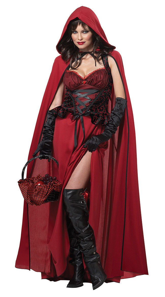 Stunning Castle Queen's Outfit