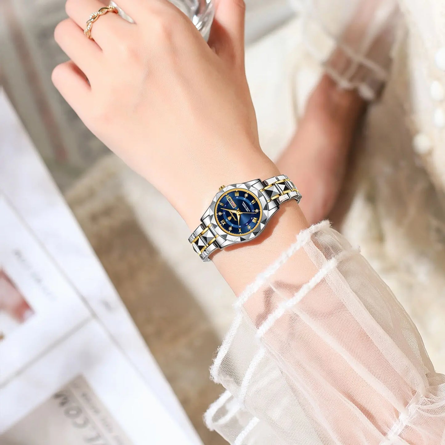 Luxury Ladies Watch With Stainless Steel Band