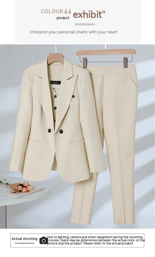 Elegant Women's Small Suit