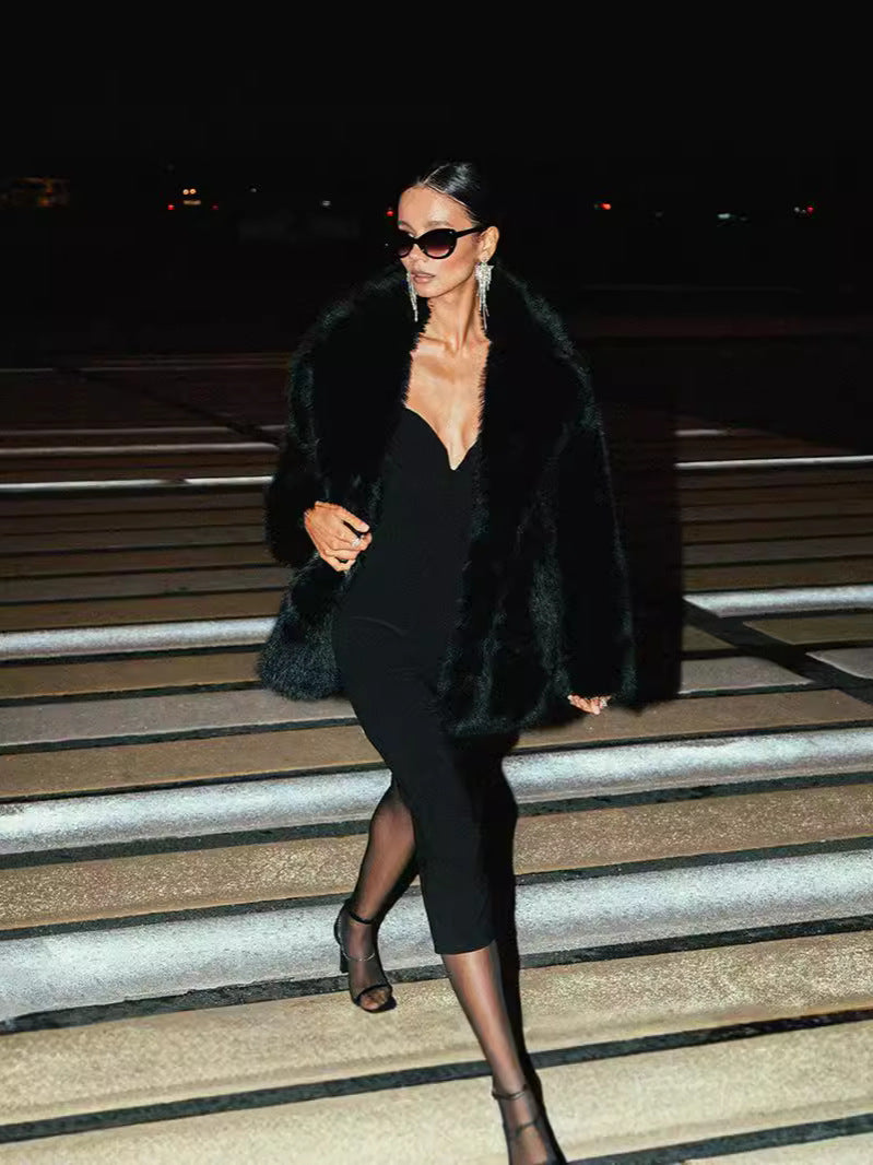 Stunning Elegant Coat For Elegant And Confident Women
