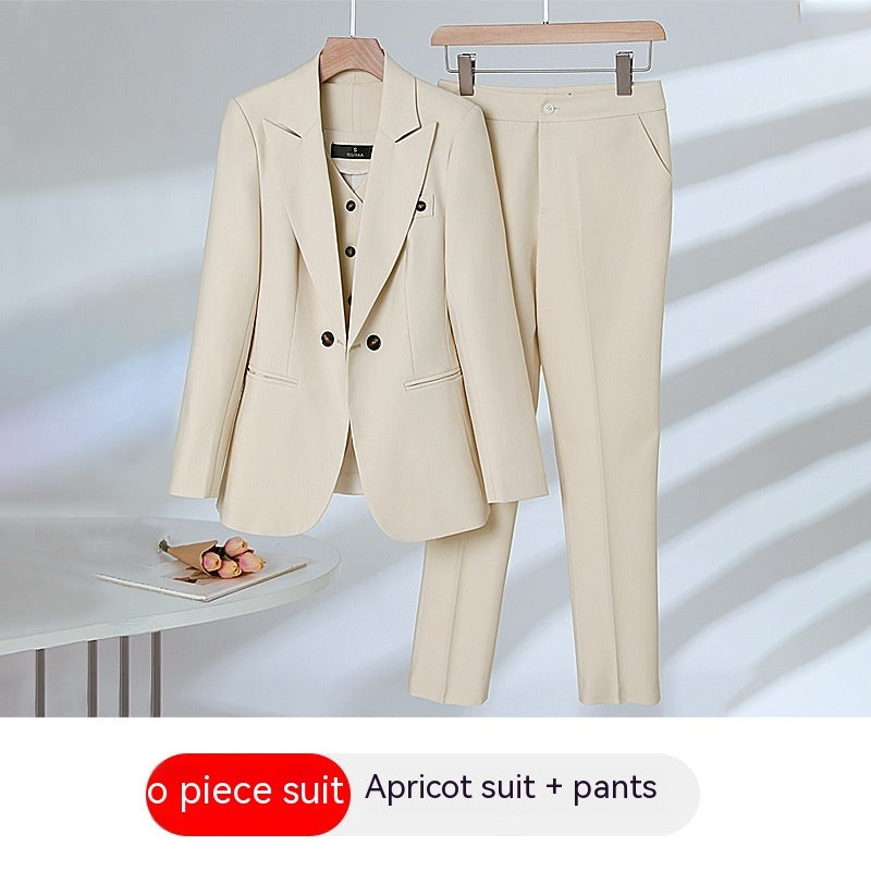 Elegant Women's Small Suit