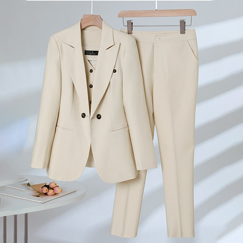 Elegant Women's Small Suit