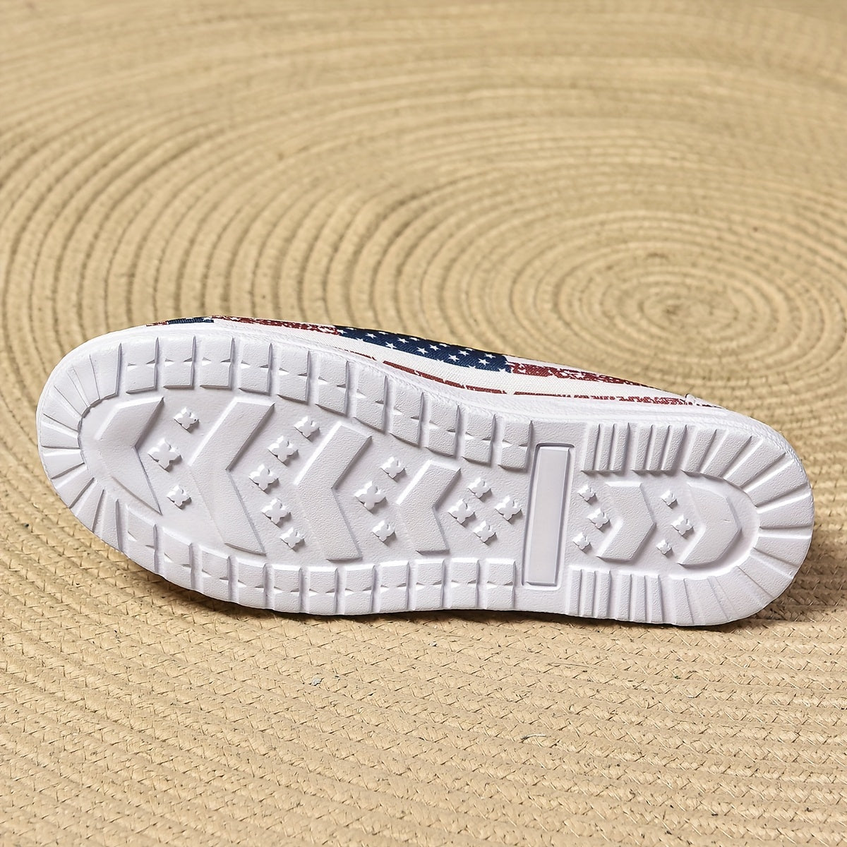 Beautiful Low Top Canvas Shoes With American Flag Pattern (Sale 🚨)