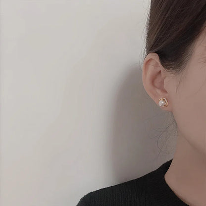 Beatiful Golden Earrings With Zircon Pearl for Women