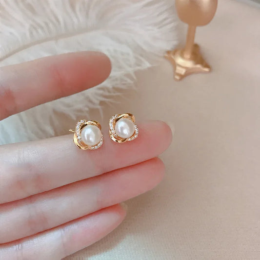 Beatiful Golden Earrings With Zircon Pearl for Women