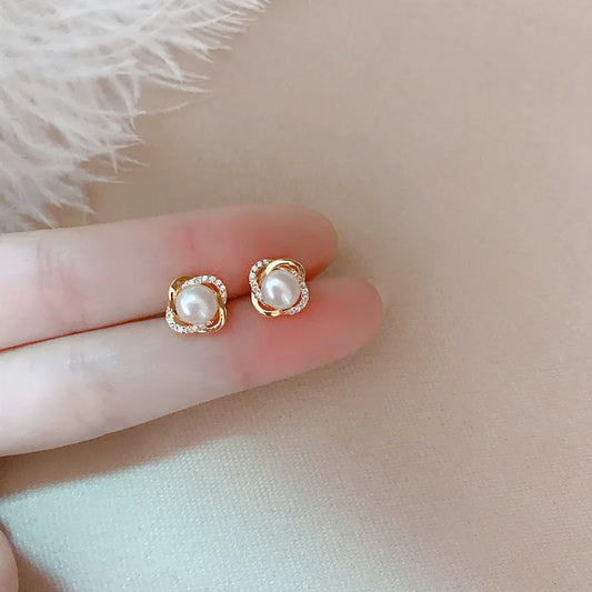 Beatiful Golden Earrings With Zircon Pearl for Women