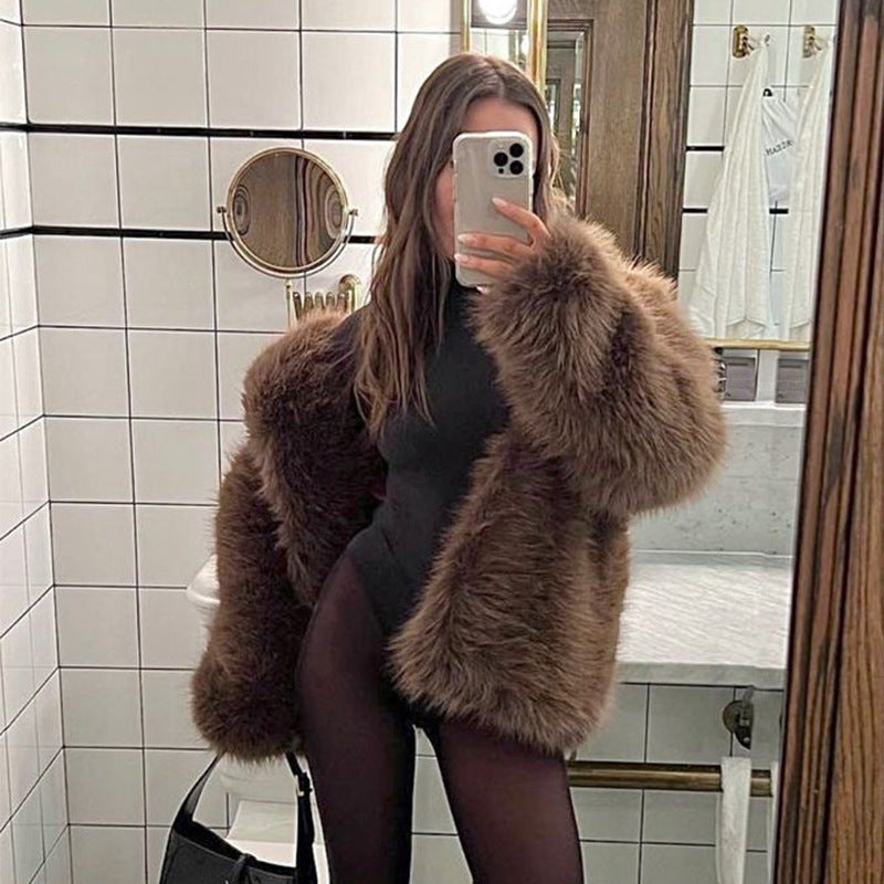 Stunning Elegant Coat For Elegant And Confident Women