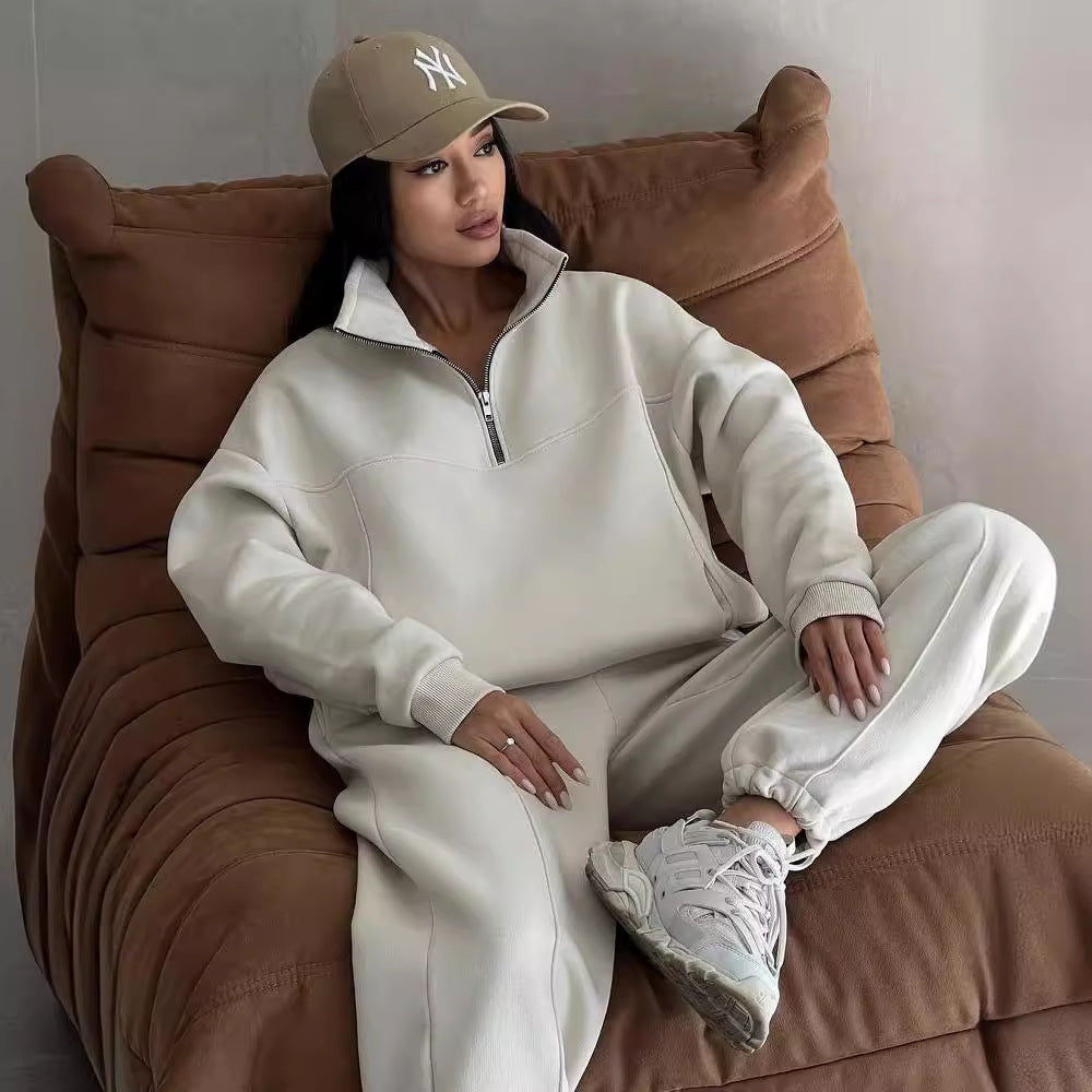 Fashionable Tracksuit for Women