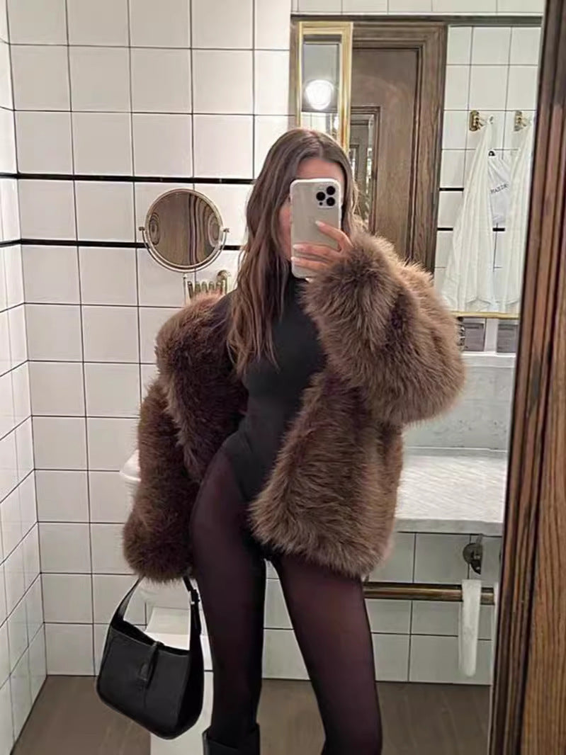 Stunning Elegant Coat For Elegant And Confident Women