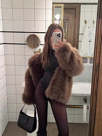 Stunning Elegant Coat For Elegant And Confident Women