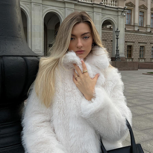 Stunning Elegant Coat For Elegant And Confident Women
