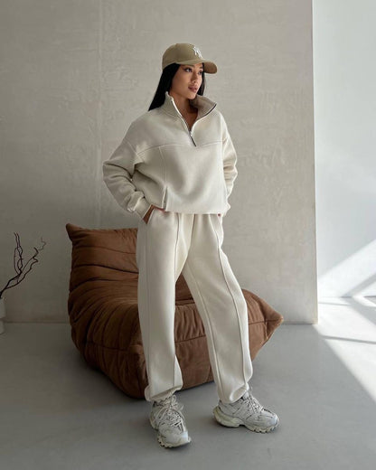 Fashionable Tracksuit for Women